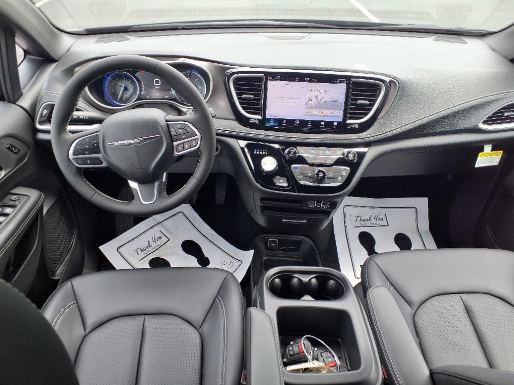 Thumbnail image of 2025 Chrysler Pacifica at Dave Dennis Chrysler Jeep Dodge Ram