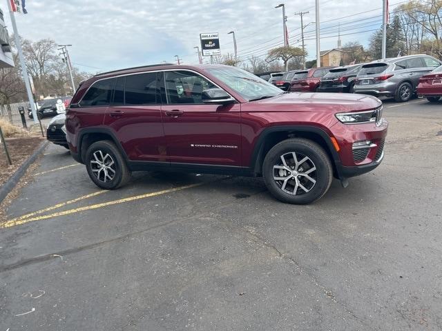 Thumbnail image of 2024 Jeep Grand Cherokee at Golling Chrysler Jeep Dodge Ram of Chelsea