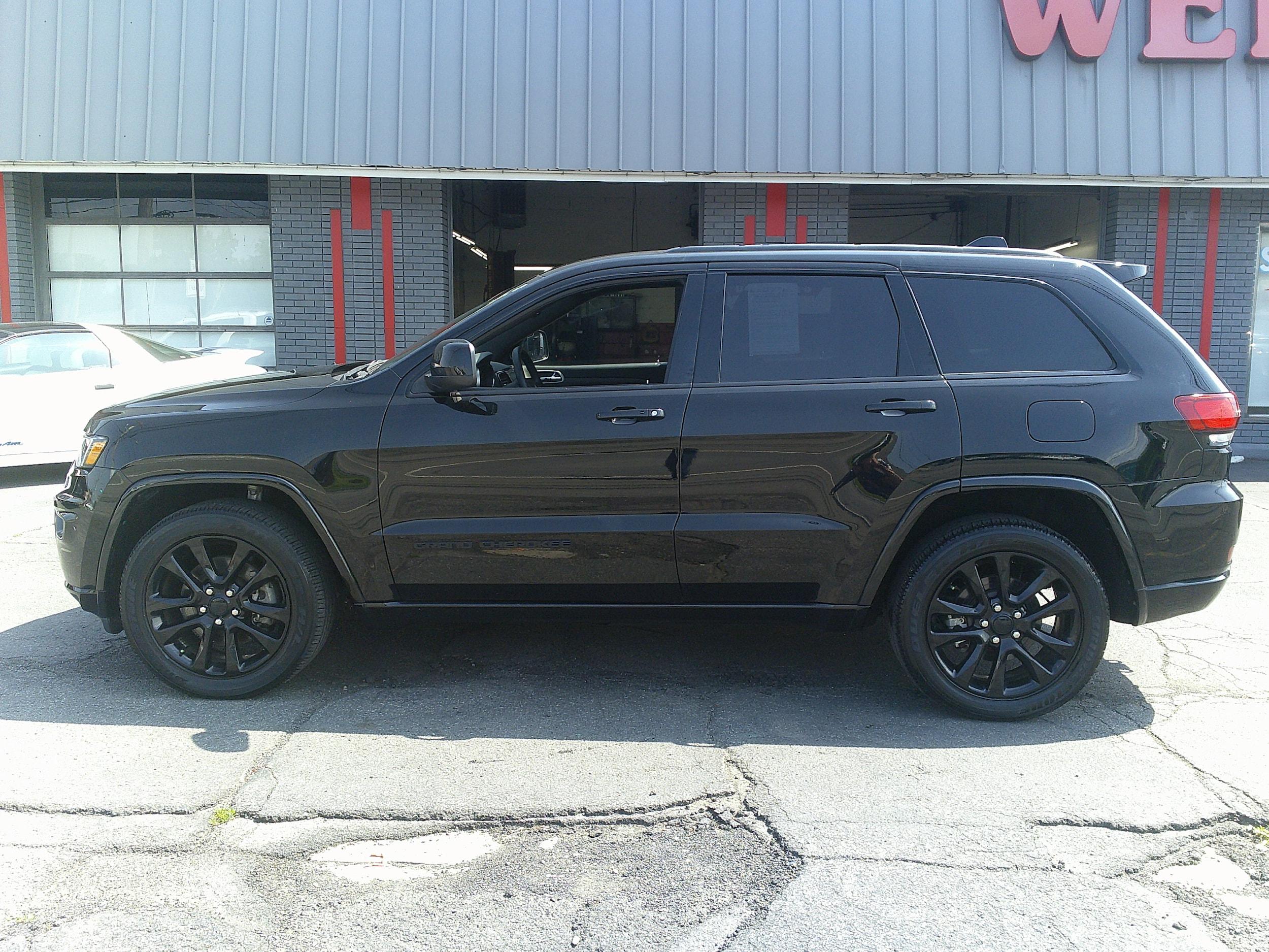 Thumbnail image of 2021 Jeep Grand Cherokee at Wedekind Motors