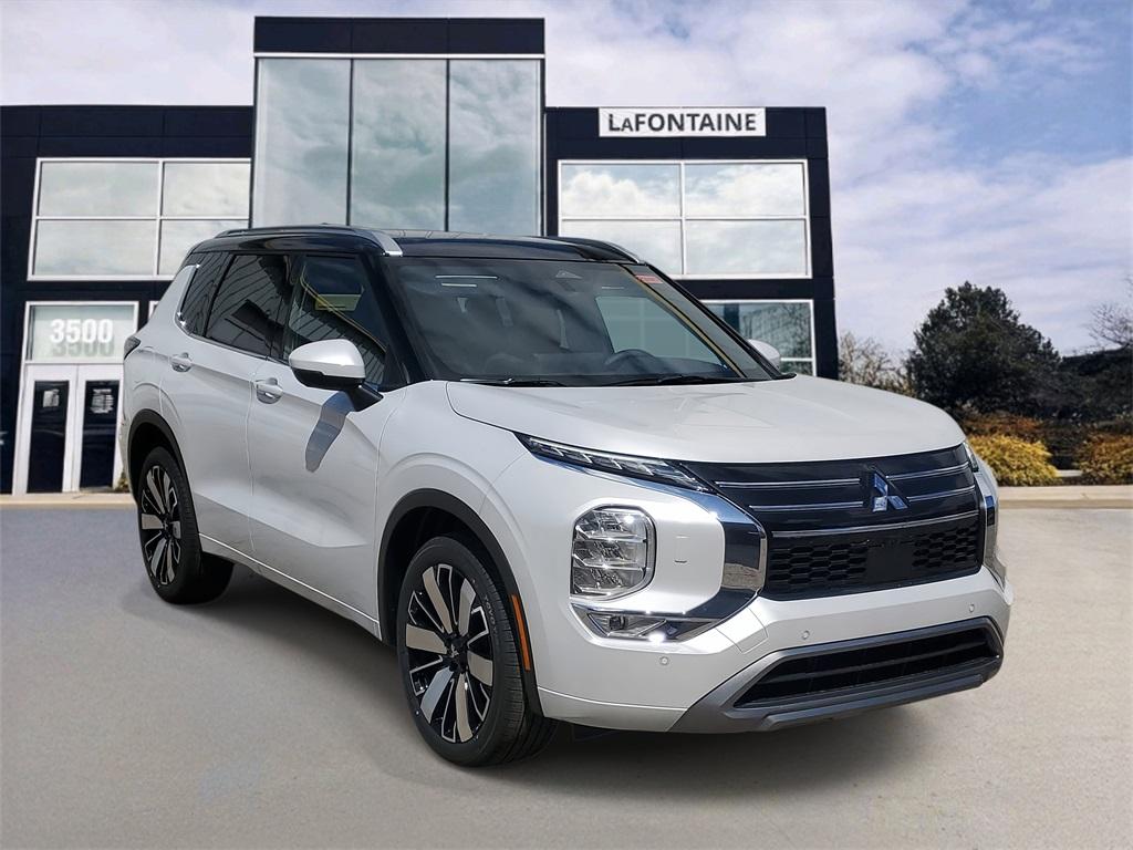 Thumbnail image of 2025 Mitsubishi Outlander at LaFontaine Infiniti of Ann Arbor