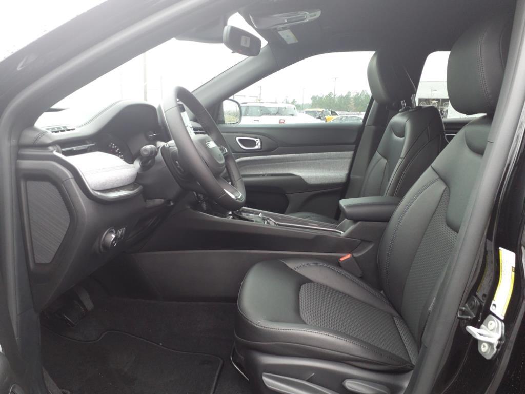 Thumbnail image of 2025 Jeep Compass at Classic Cdjr Of Lancaster