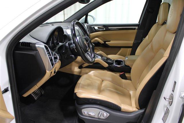 Thumbnail image of 2018 Porsche Cayenne at EddysToyotaOfWichita USED