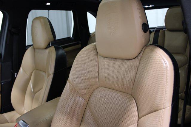 Thumbnail image of 2018 Porsche Cayenne at EddysToyotaOfWichita USED