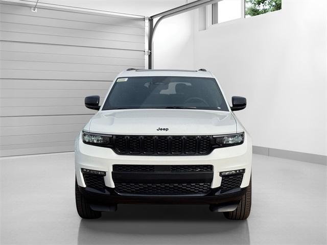 Thumbnail image of 2025 Jeep Grand Cherokee L at Chrysler Dodge Jeep Ram of Southfield