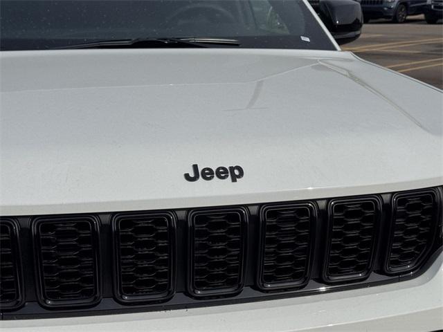 Thumbnail image of 2025 Jeep Grand Cherokee L at Chrysler Dodge Jeep Ram of Southfield