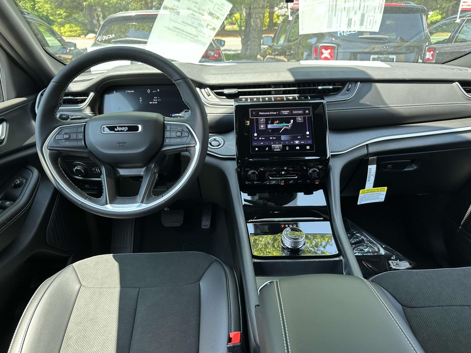 Thumbnail image of 2025 Jeep Grand Cherokee at Port Jeff Chrysler Jeep Inc