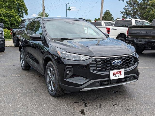 Thumbnail image of 2025 Ford Escape Hybrid at YankeeFordSales NEW