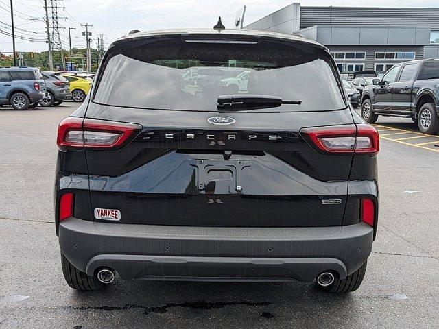 Thumbnail image of 2025 Ford Escape Hybrid at YankeeFordSales NEW
