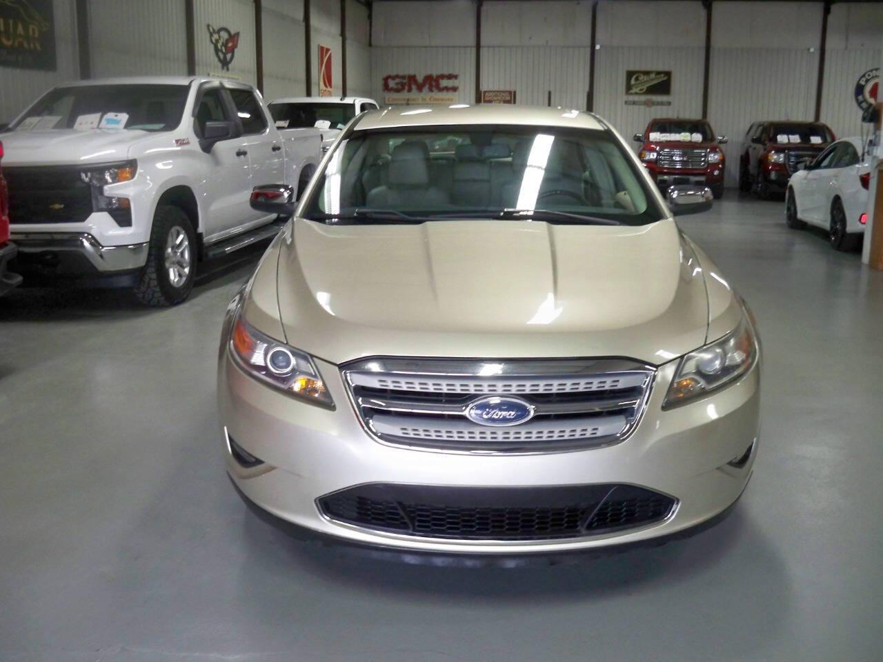Thumbnail image of 2010 Ford Taurus at Nice Car Company Inc.