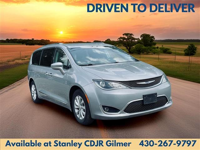 Thumbnail image of 2018 Chrysler Pacifica at Stanley Automotive Enterprises Inc.