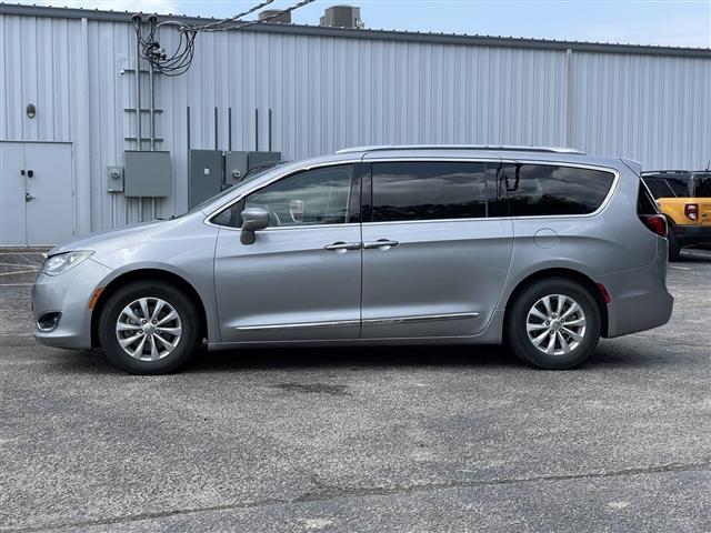 Thumbnail image of 2018 Chrysler Pacifica at Stanley Automotive Enterprises Inc.