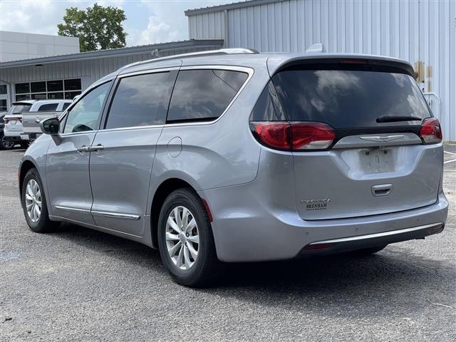 Thumbnail image of 2018 Chrysler Pacifica at Stanley Automotive Enterprises Inc.