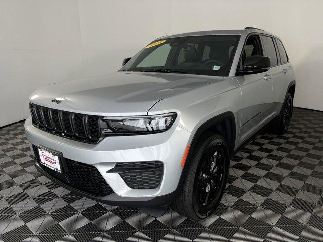 Thumbnail image of 2025 Jeep Grand Cherokee at Browns Fiat Alfa Romeo
