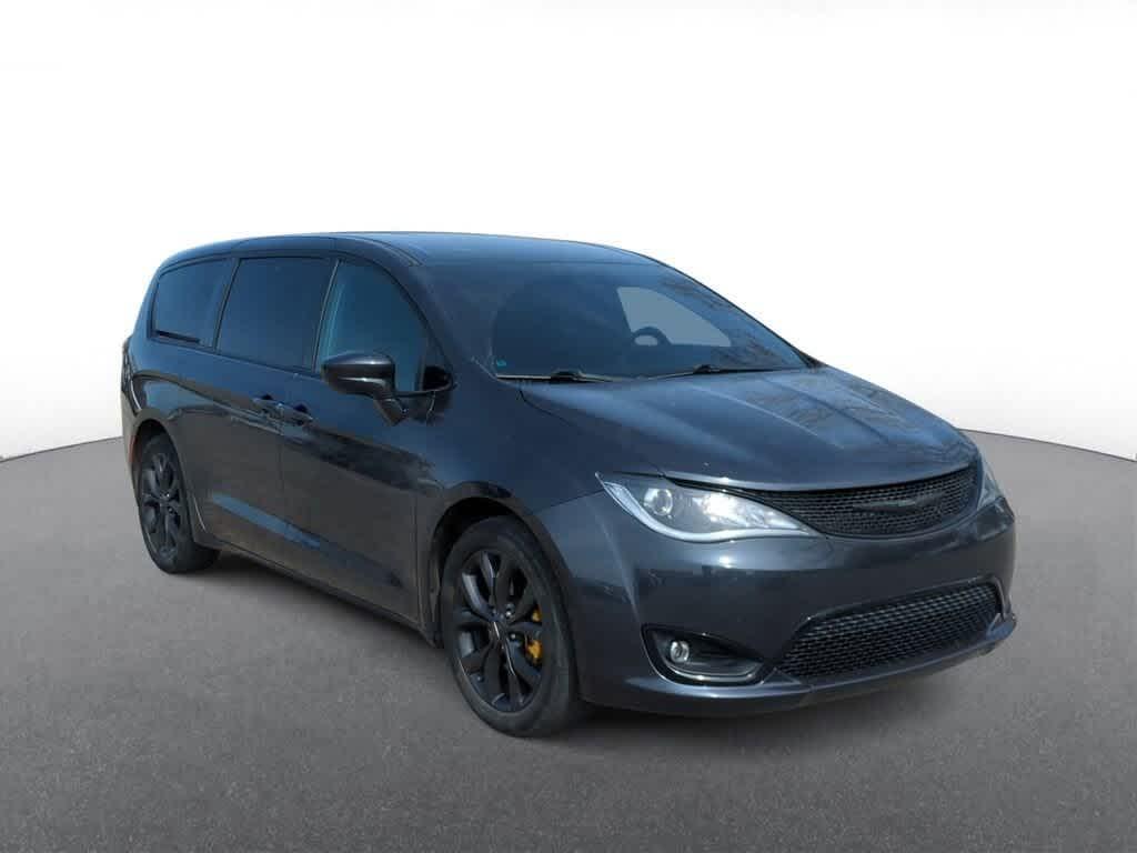 Thumbnail image of 2020 Chrysler Pacifica at Suburban Chrysler Dodge Jeep Ram of Troy