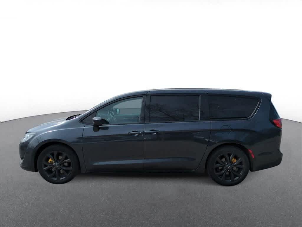 Thumbnail image of 2020 Chrysler Pacifica at Suburban Chrysler Dodge Jeep Ram of Troy