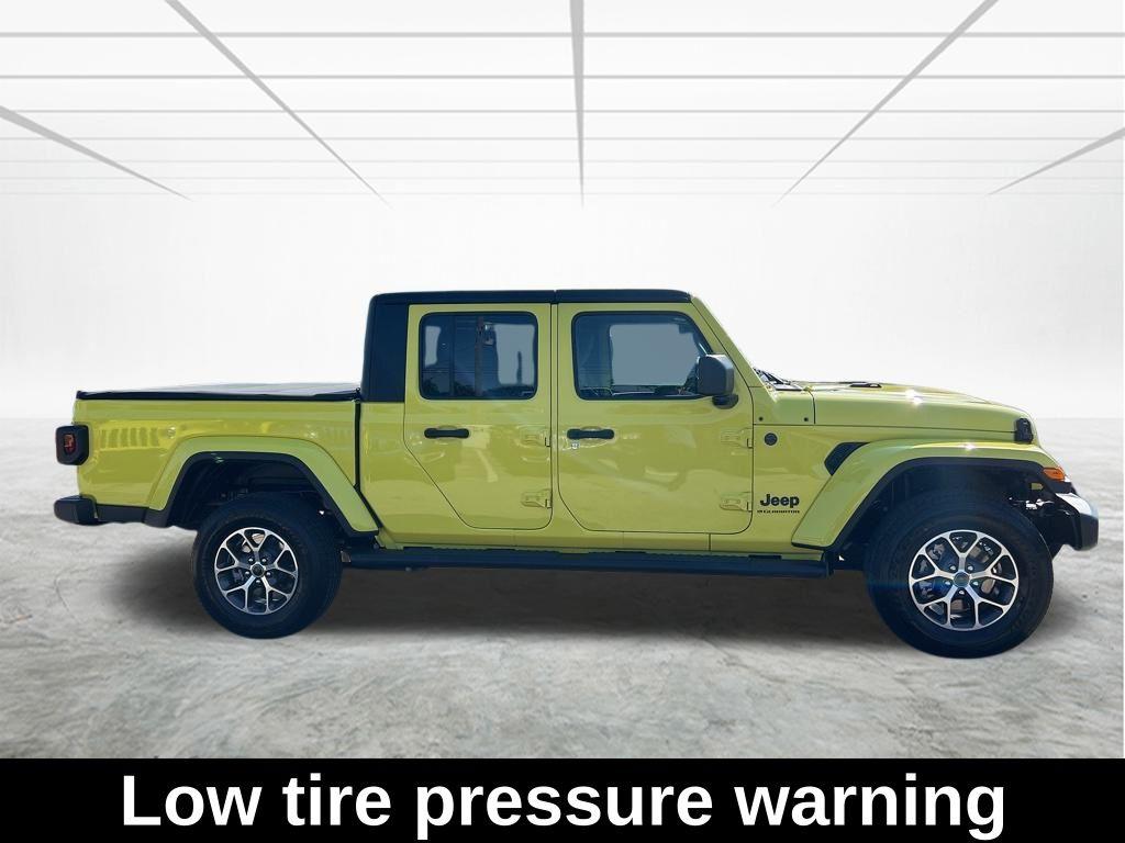 Thumbnail image of 2024 Jeep Gladiator at Hollywood Chrysler Jeep