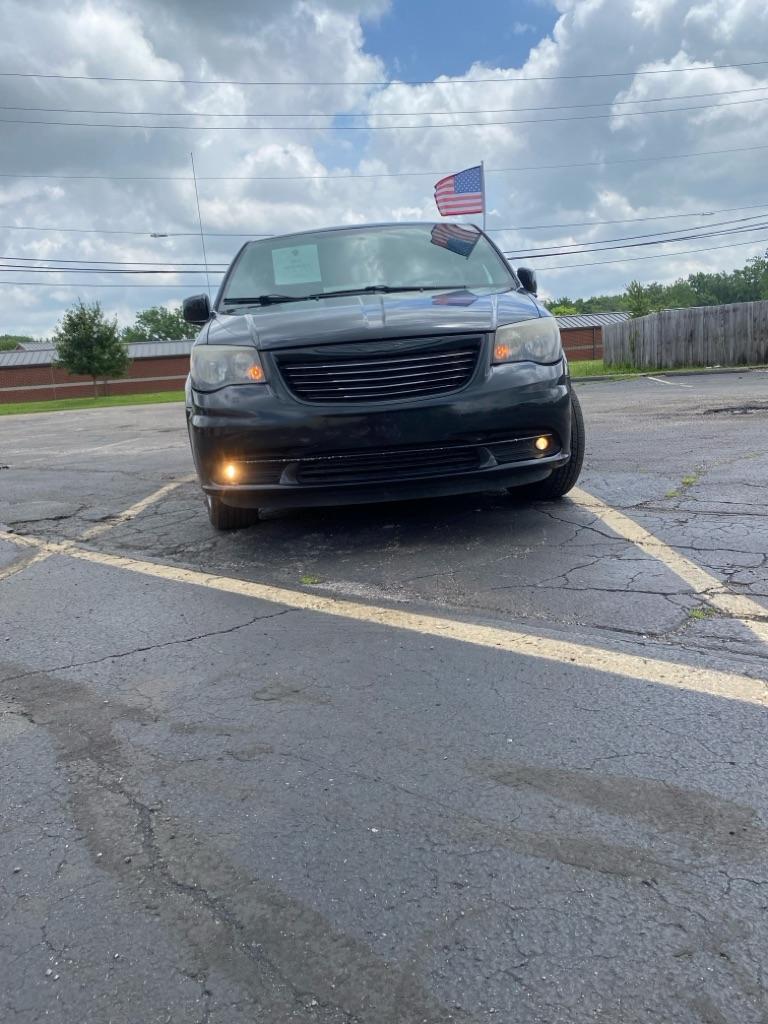 Thumbnail image of 2014 Chrysler Town and Country at HONEST ABE AUTO SALES 1