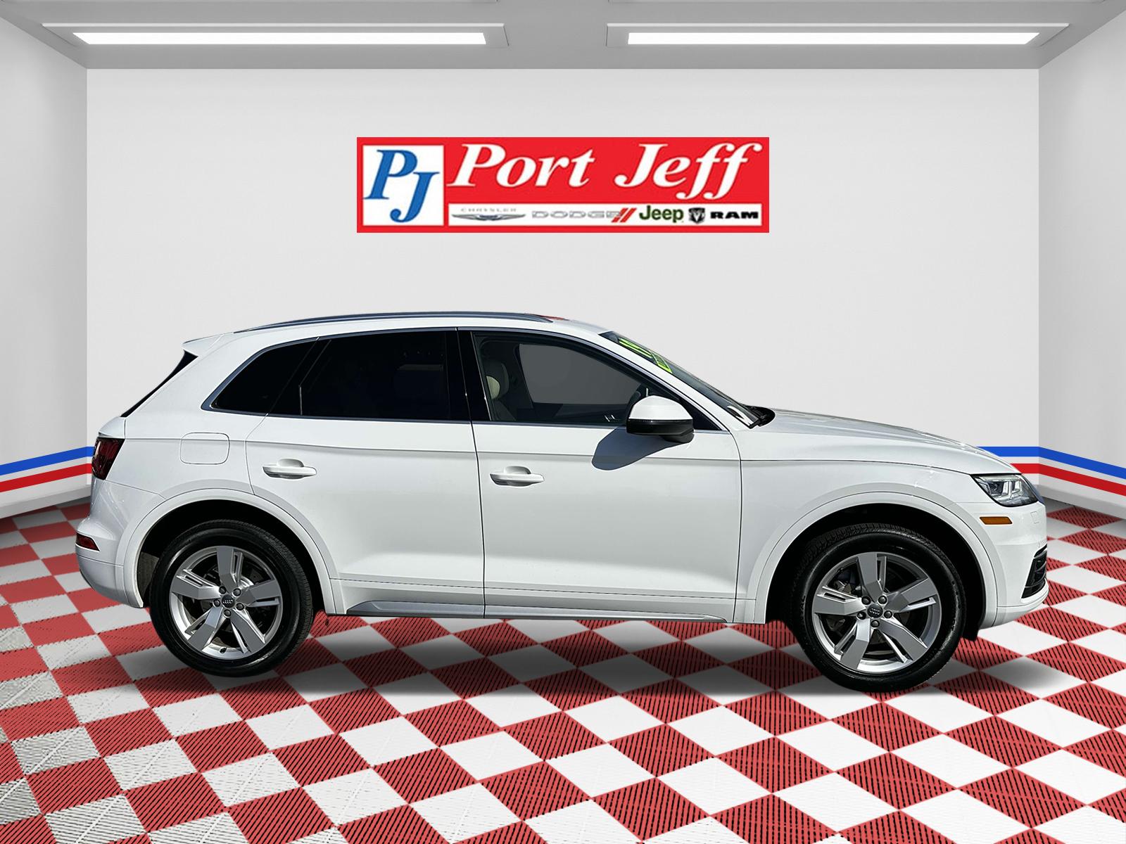 Thumbnail image of 2019 Audi Q5 at Port Jeff Chrysler Jeep Inc