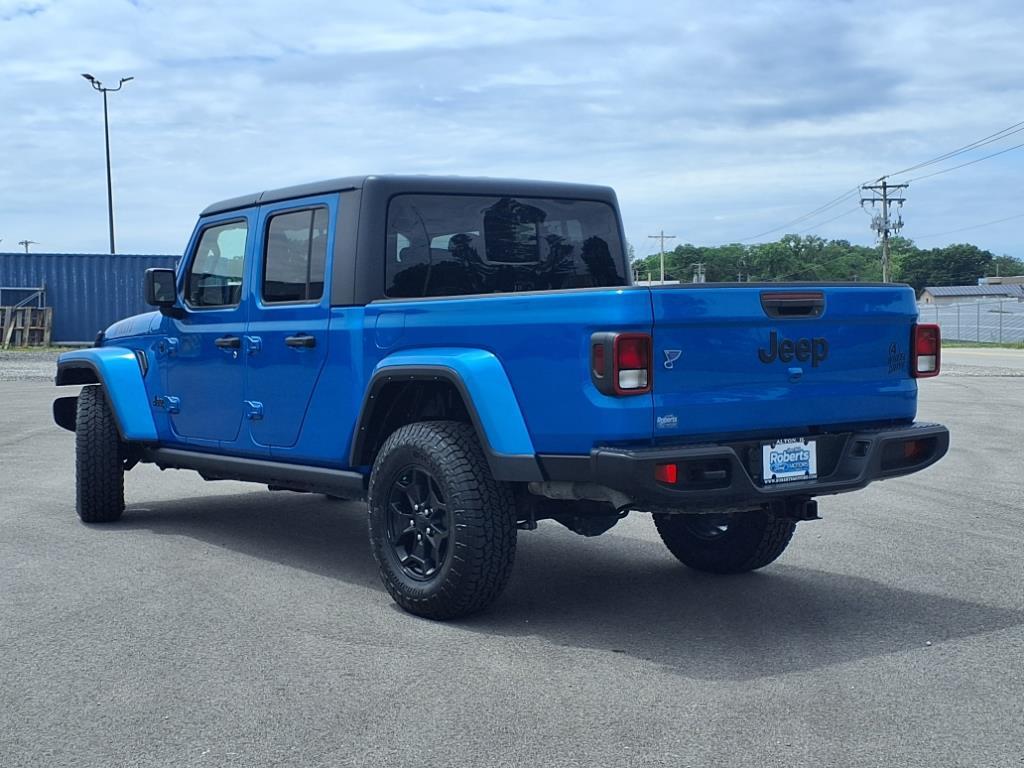 Thumbnail image of 2021 Jeep Gladiator at Roberts Motors