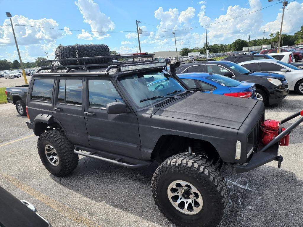 Thumbnail image of 1999 Jeep Cherokee at Droid Autos Company
