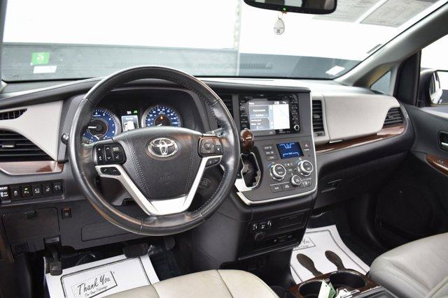 Thumbnail image of 2019 Toyota Sienna at Car Vision Inc.