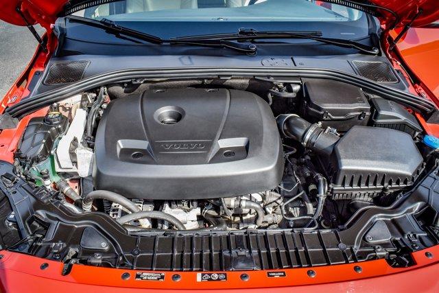 Thumbnail image of 2018 Volvo V60 at McGrath Honda Elgin - New
