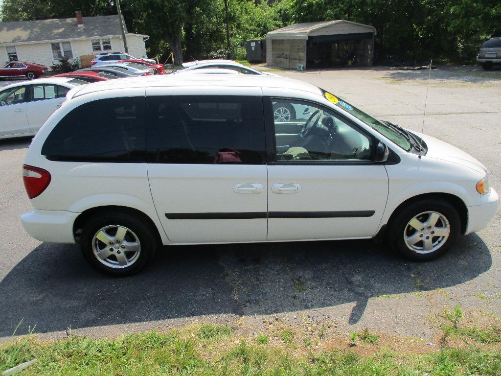 Thumbnail image of 2006 Dodge Caravan at Skye Autohaus LLC
