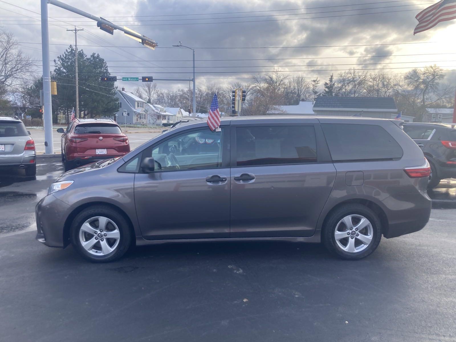 Thumbnail image of 2019 Toyota Sienna at Dan Goben Cars