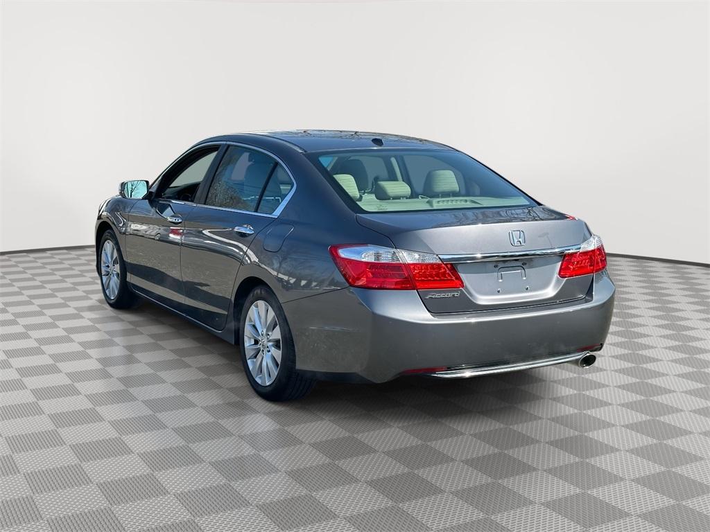 Thumbnail image of 2013 Honda Accord at Empire Volvo Cars of Smithtown