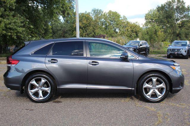 Thumbnail image of 2014 Toyota Venza at Lexdan Automotive Inc.