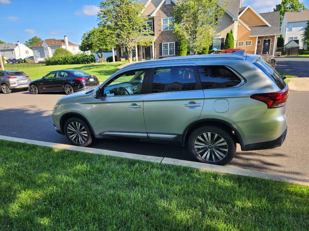 Thumbnail image of 2020 Mitsubishi Outlander at PROFESSIONAL SALES, INC