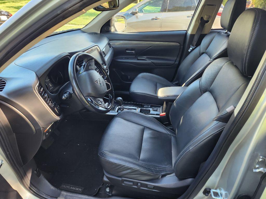 Thumbnail image of 2020 Mitsubishi Outlander at PROFESSIONAL SALES, INC