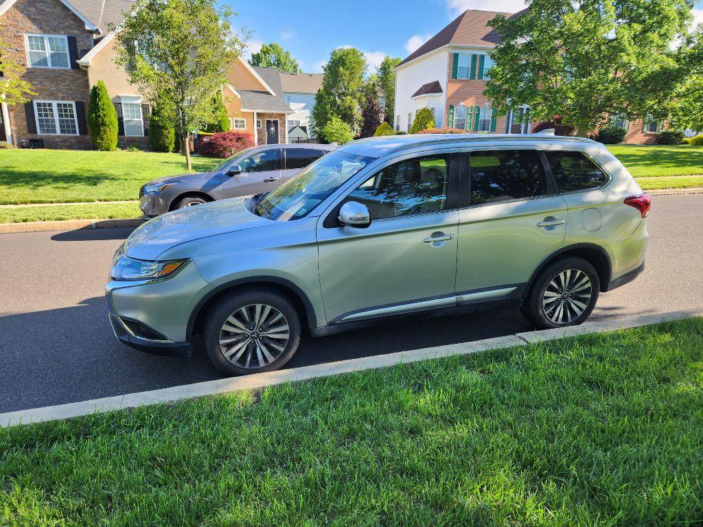 Thumbnail image of 2020 Mitsubishi Outlander at PROFESSIONAL SALES, INC