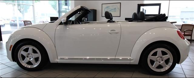 Thumbnail image of 2016 Volkswagen Beetle Convertible at Alan Webb Nissan