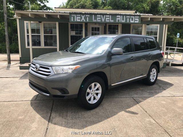 Thumbnail image of 2012 Toyota Highlander at Next Level Autos LLC
