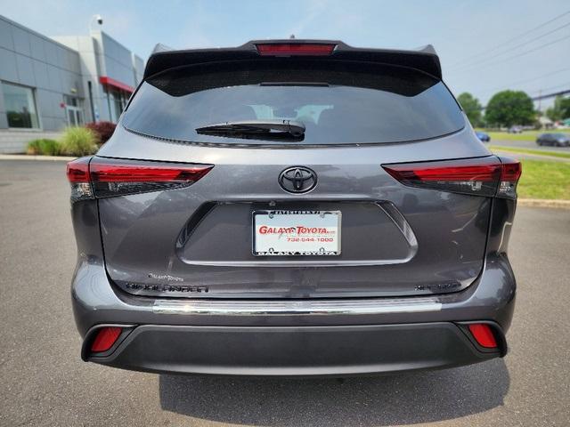 Thumbnail image of 2025 Toyota Highlander at Galaxy Toyota