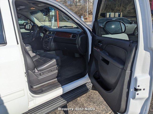 Thumbnail image of 2013 GMC Yukon XL at Weavers Auto Sales