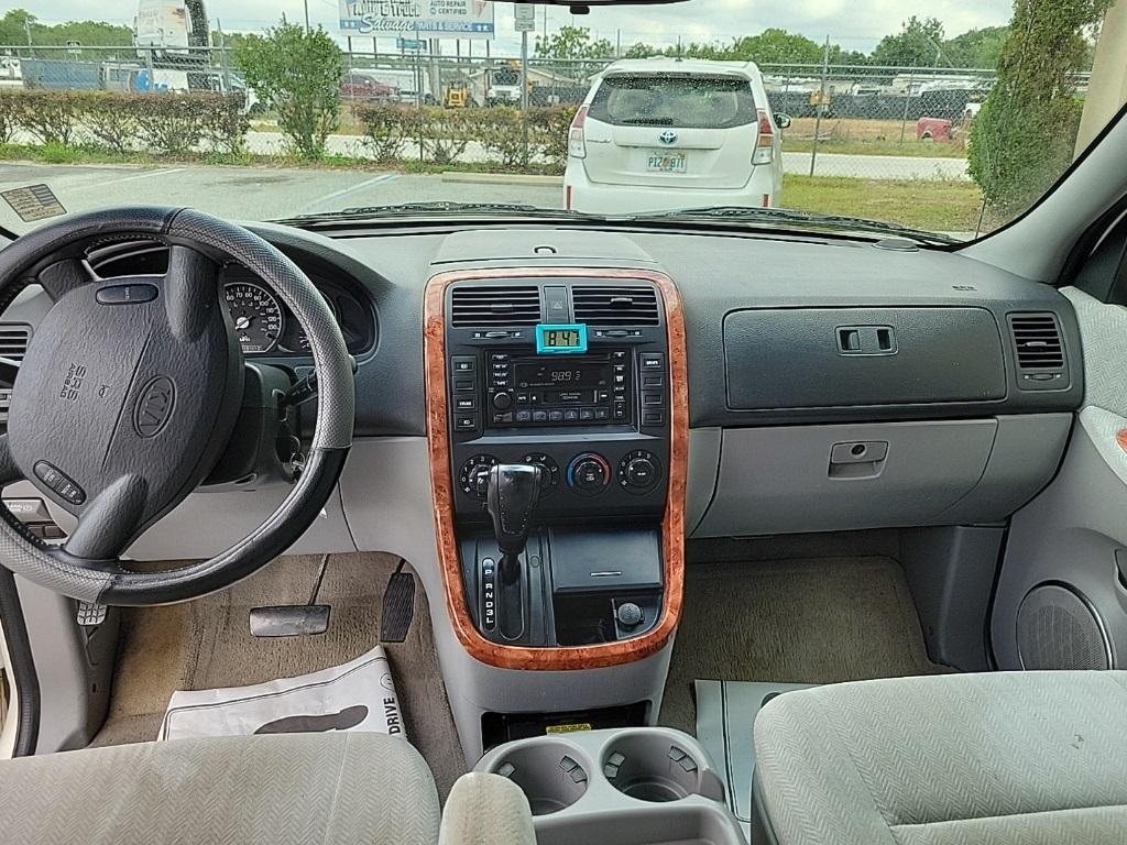 Thumbnail image of 2004 Kia Sedona at Honest Autos