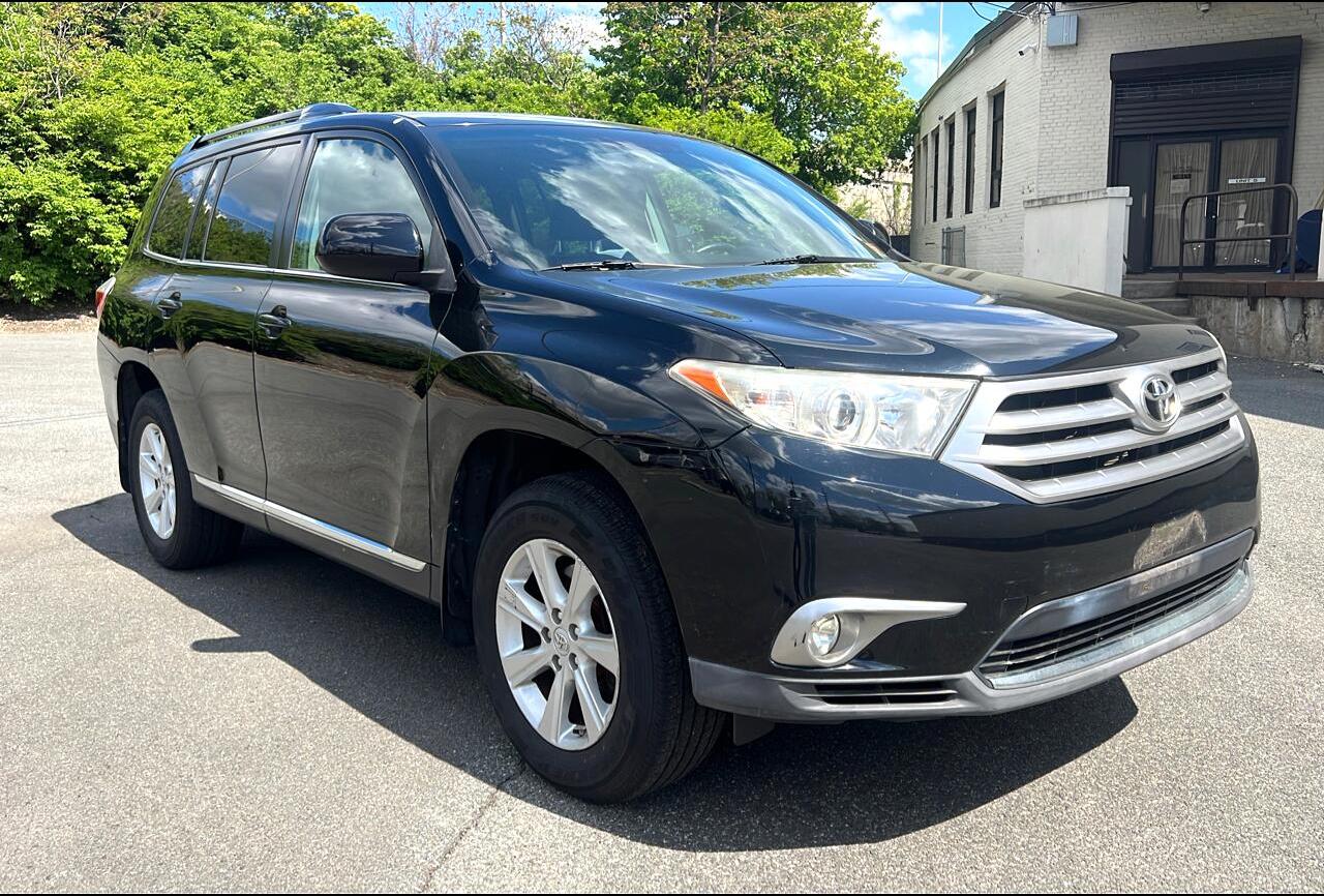 Thumbnail image of 2012 Toyota Highlander at Cruz Autos Llc
