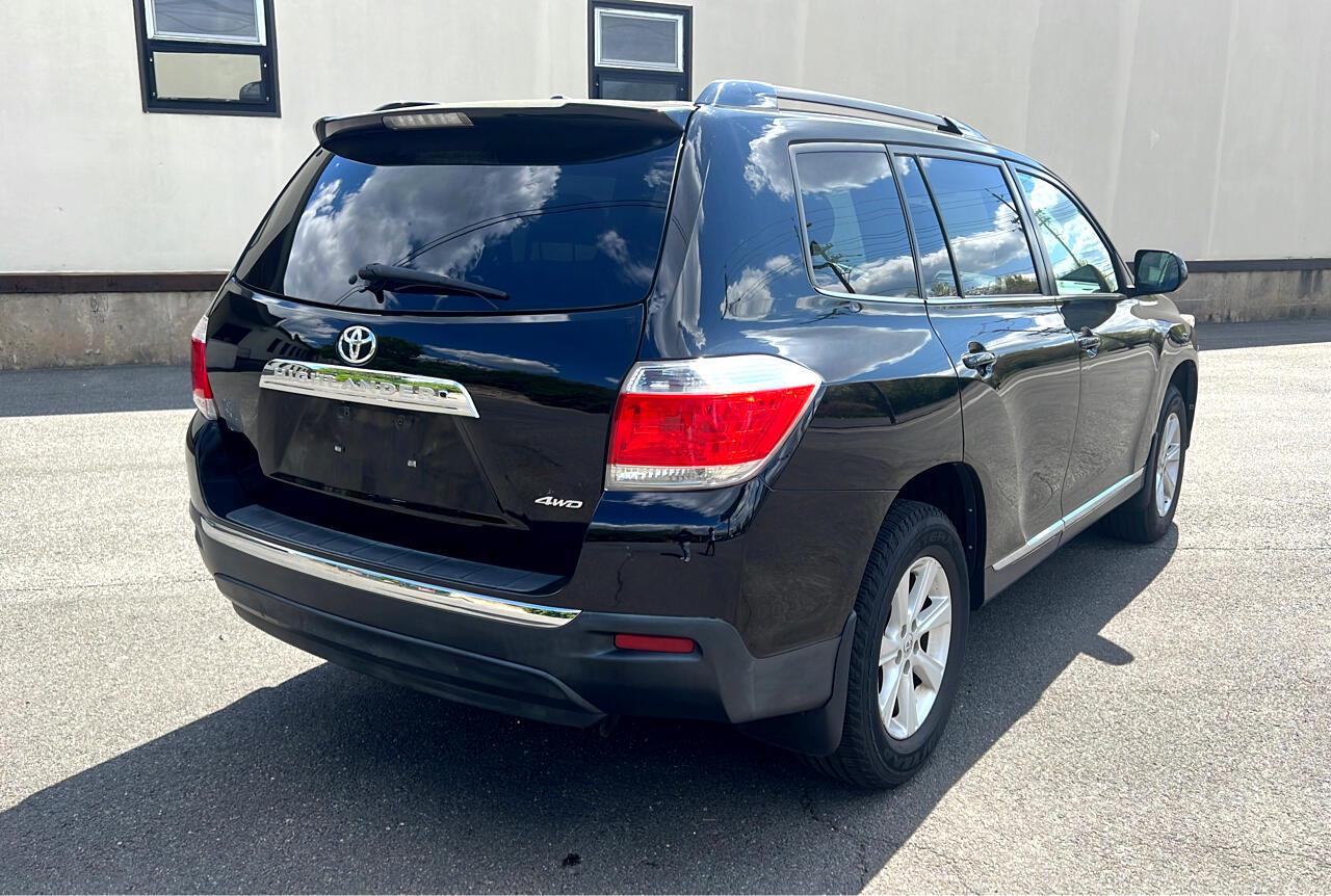 Thumbnail image of 2012 Toyota Highlander at Cruz Autos Llc