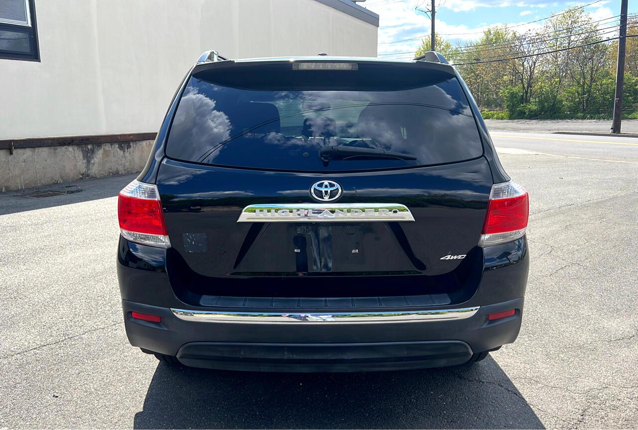 Thumbnail image of 2012 Toyota Highlander at Cruz Autos Llc
