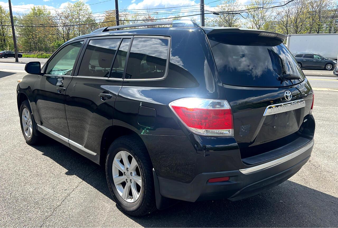 Thumbnail image of 2012 Toyota Highlander at Cruz Autos Llc