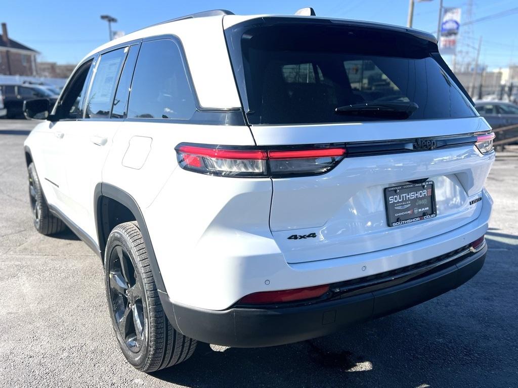Thumbnail image of 2025 Jeep Grand Cherokee at South Shore Chrysler Dodge Jeep RAM