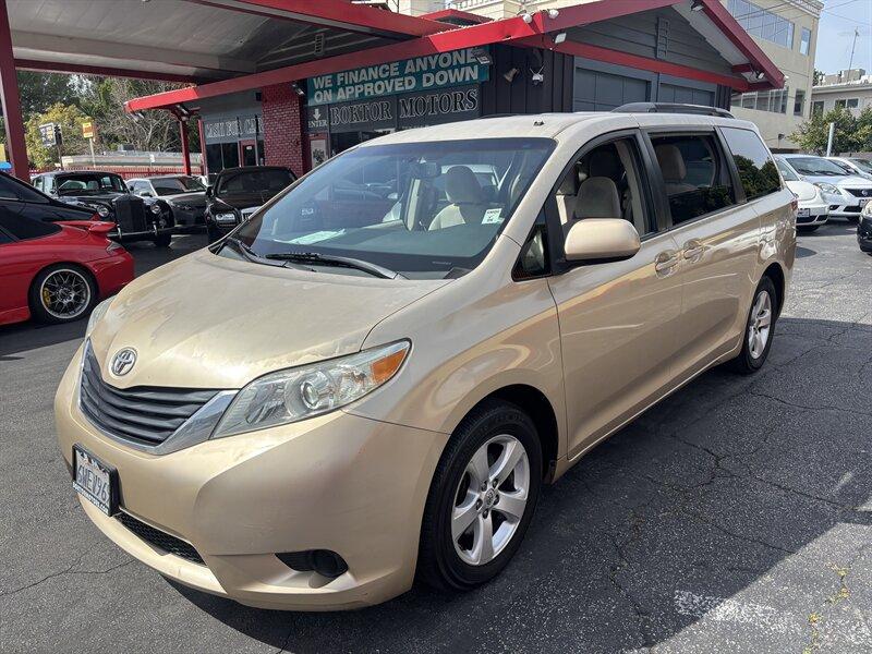 Thumbnail image of 2012 Toyota Sienna at Boktor Motors