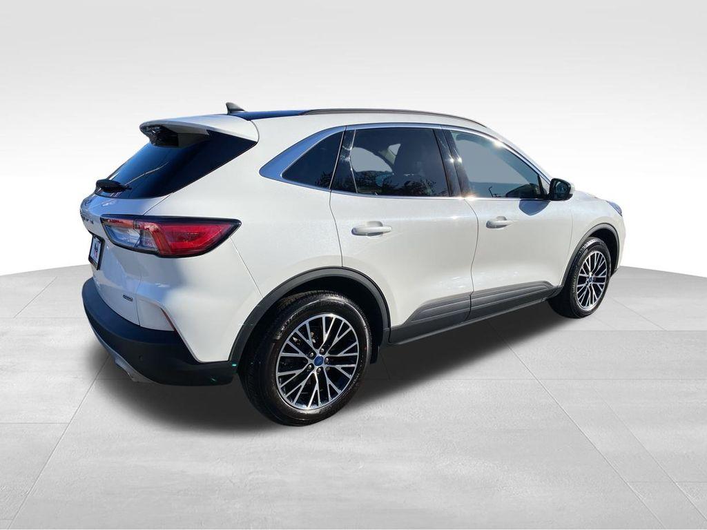 Thumbnail image of 2022 Ford Escape Plug-In Hybrid at Newins Bay Shore Ford