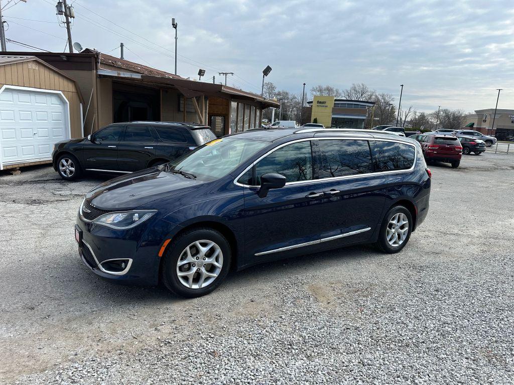 Thumbnail image of 2018 Chrysler Pacifica at COMMUNITY AUTO BROKERS