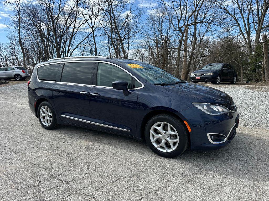 Thumbnail image of 2018 Chrysler Pacifica at COMMUNITY AUTO BROKERS