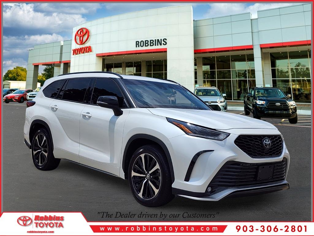 Thumbnail image of 2022 Toyota Highlander at Robbins Toyota