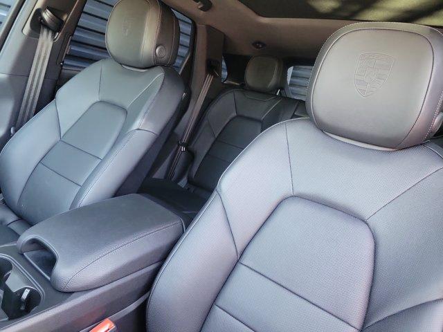 Thumbnail image of 2025 Porsche Cayenne at Bert Smith Porsche - NEW