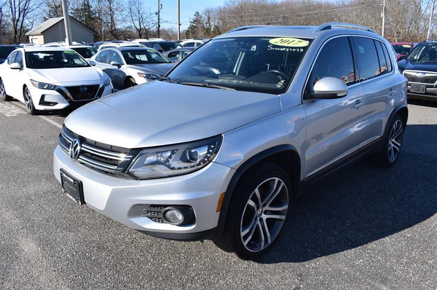 Thumbnail image of 2017 Volkswagen Tiguan at 112 Auto Plaza